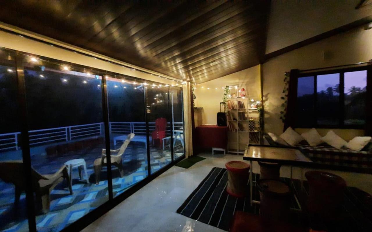 Costel Albergue Mālvan Exterior foto
